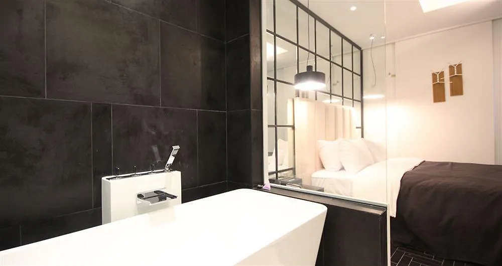 Club Hotel Busan 3*,  South Korea