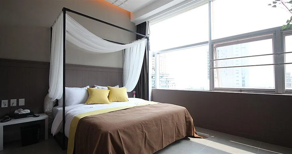 Club Hotel Busan 3*,