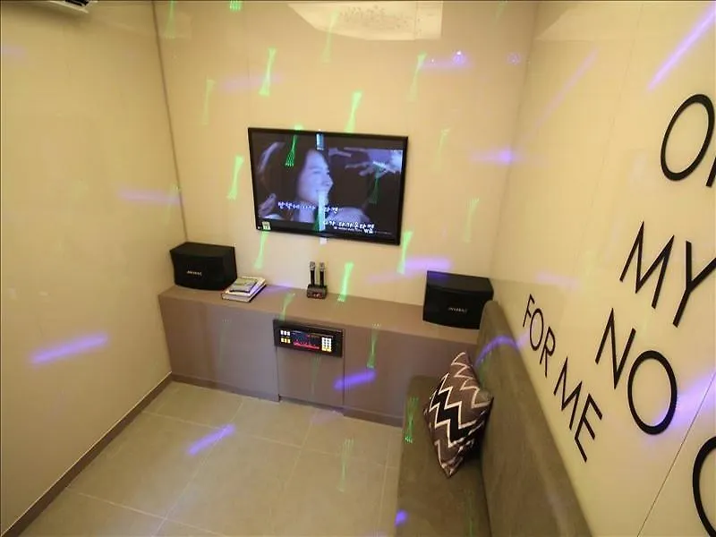 Club Hotel Busan 3*,