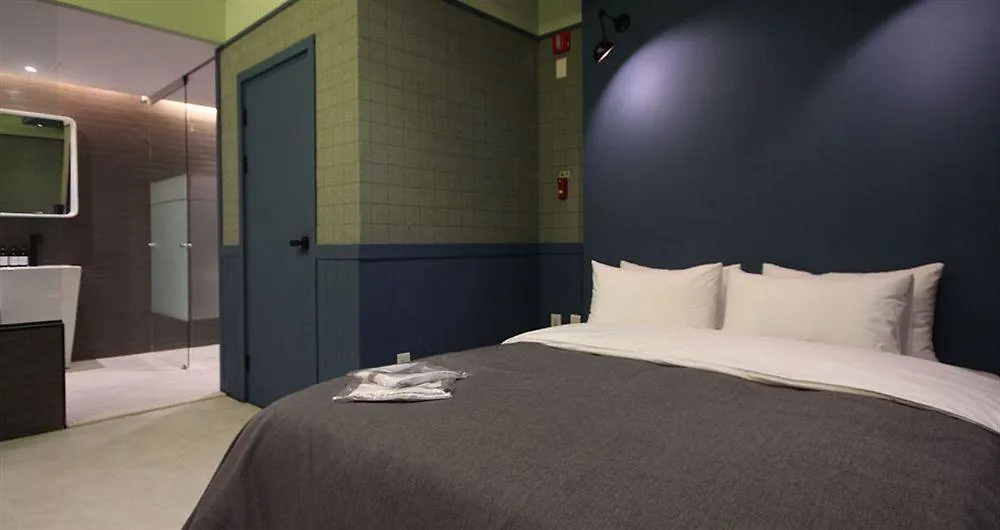 Club Hotel Busan 3*,